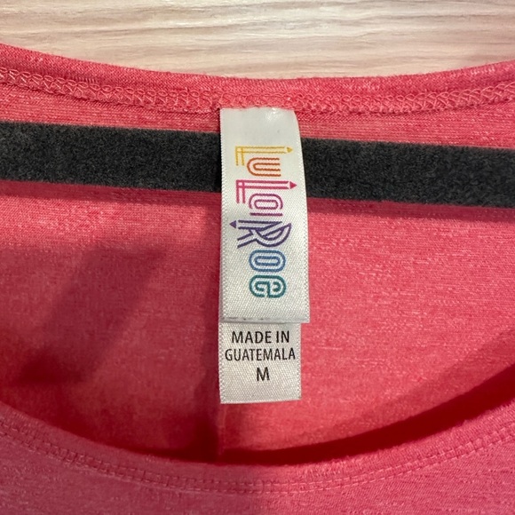 LuLaRoe Pink Short Sleeve Relaxed T-Shirt - Picture 2 of 3